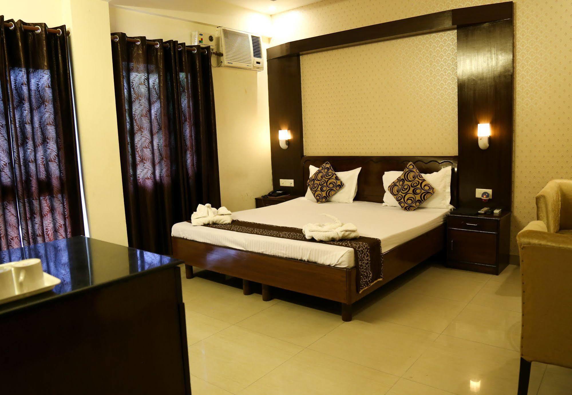 Grand Legacy Beacon, Dehradun Hotel Eksteriør billede