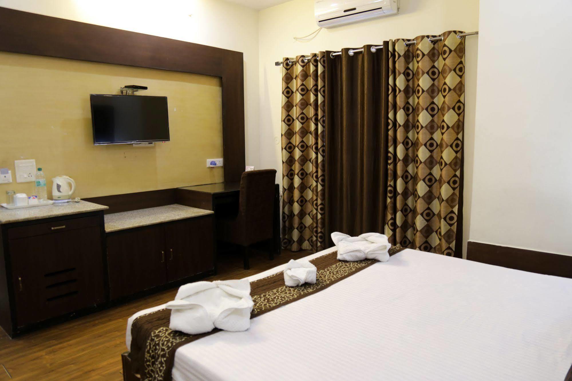 Grand Legacy Beacon, Dehradun Hotel Eksteriør billede