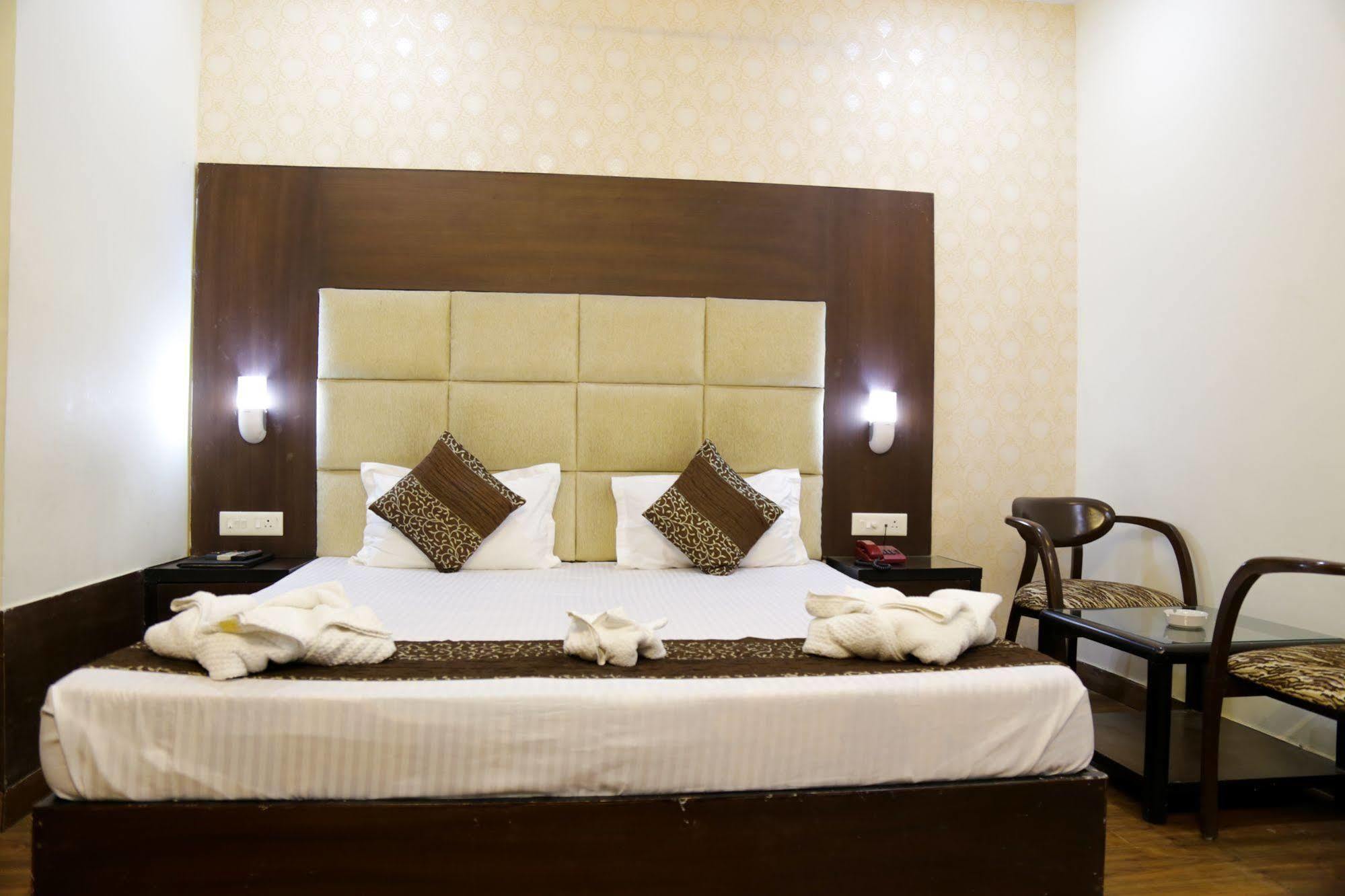 Grand Legacy Beacon, Dehradun Hotel Eksteriør billede